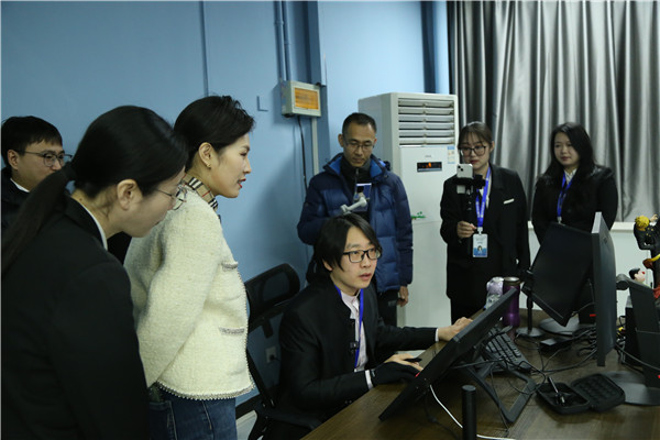 ʯ���f���A��X�W(xu��)У