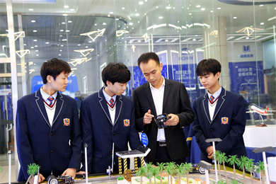 ʯ���f���A��X�WУ