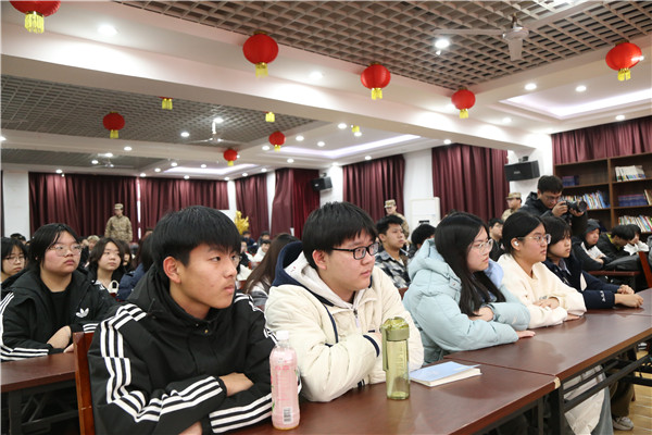 ʯ���f���A��X�W(xu��)У