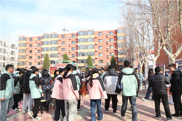 ʯ���f���A��X�W(xu��)У