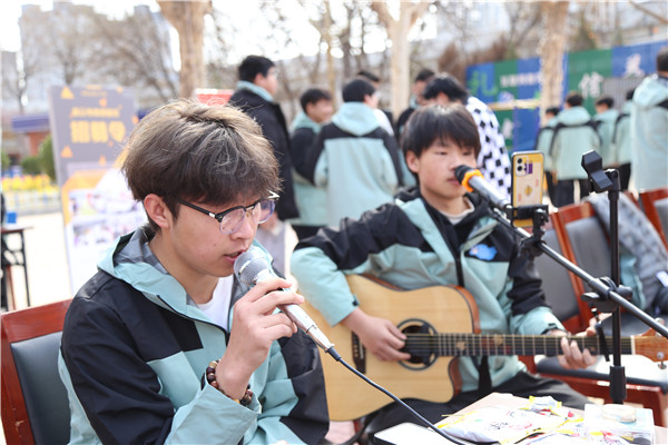 ʯ���f���A��X�W(xu��)У