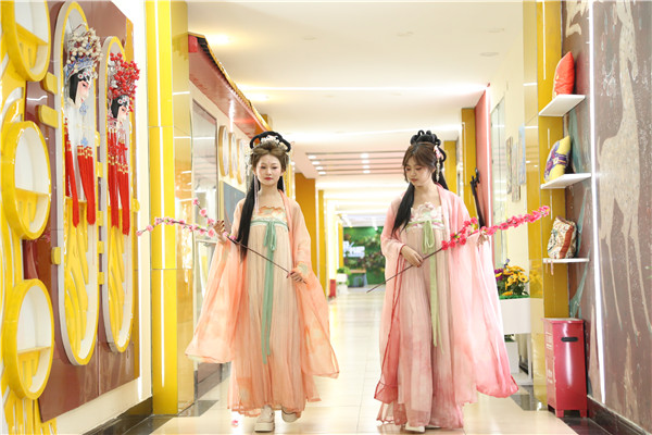 ʯ���f���A��X�W(xu��)У