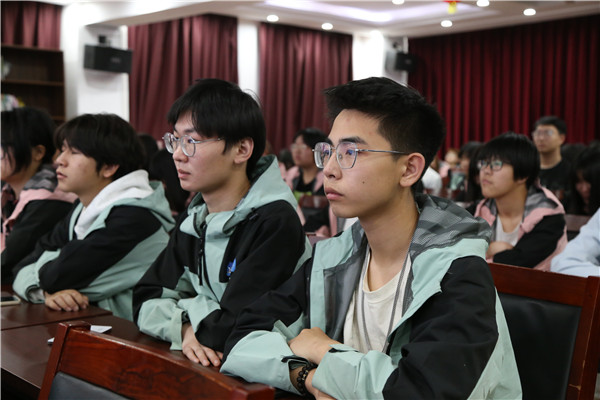 ʯ���f���A��X�W(xu��)У