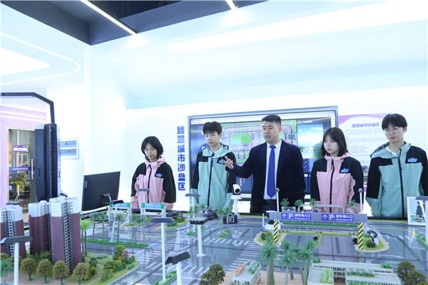 ʯ���f���A��X�W(xu��)У