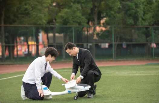 ʯ���f���A��X�W(xu��)У