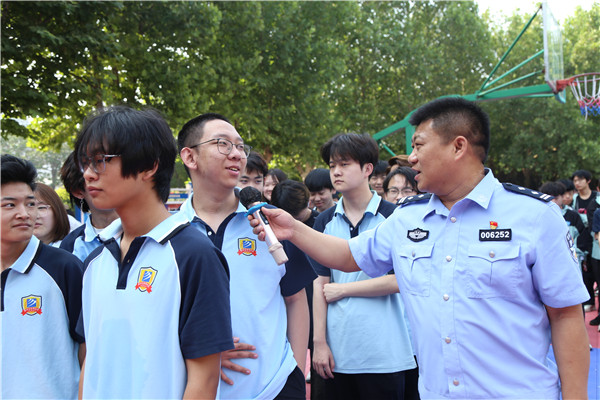 ʯ���f���A��X�W(xu��)У