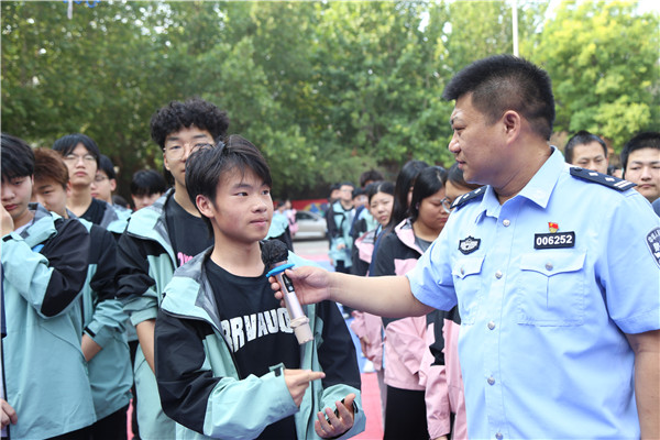 ʯ���f���A��X�W(xu��)У