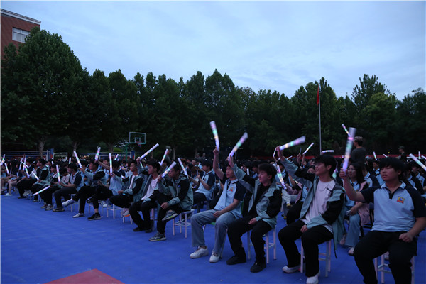 ʯ���f���A��X�W(xu��)У