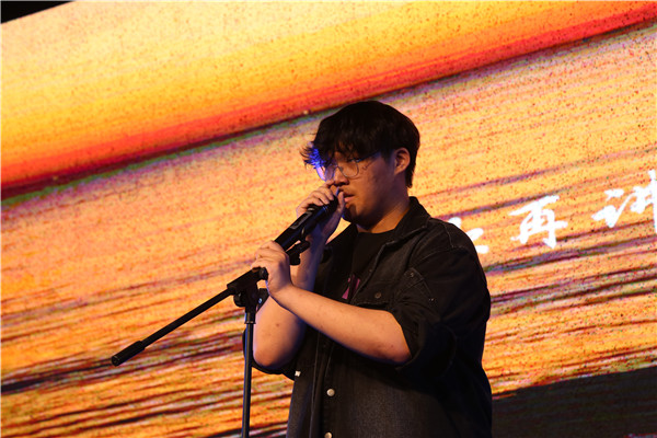 ʯ���f���A��X�W(xu��)У