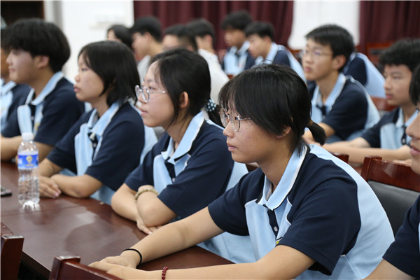 ʯ���f���A��X�W(xu��)У