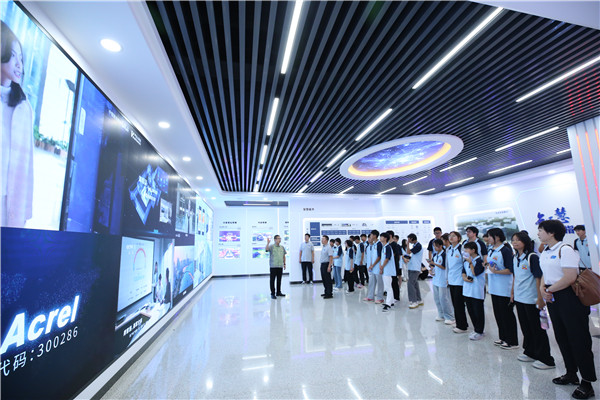 ʯ���f���A��X�W(xu��)У