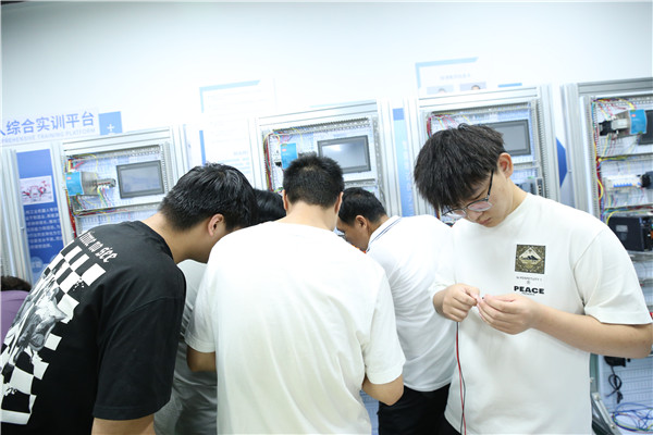 ʯ���f���A��X�W(xu��)У