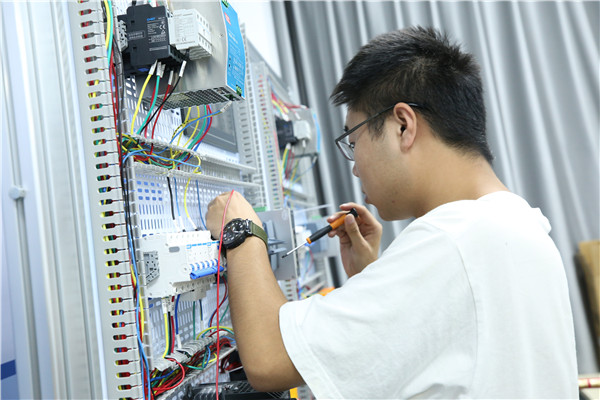 ʯ���f���A��X�W(xu��)У