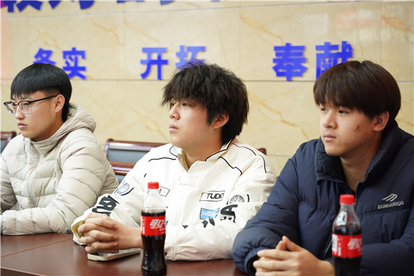 ʯ���f���A��X�W(xu��)У