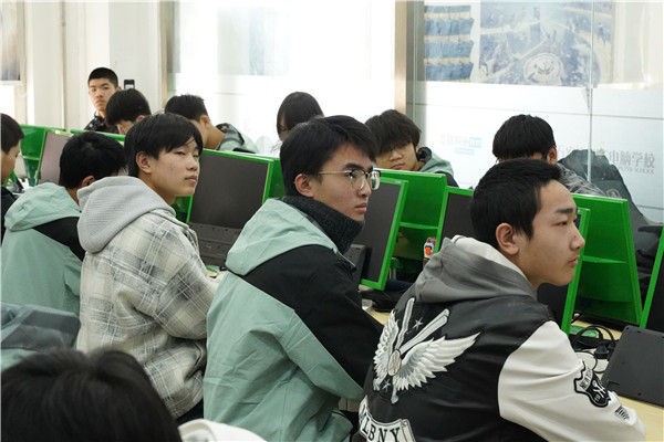 ʯ���f���A��X�WУ